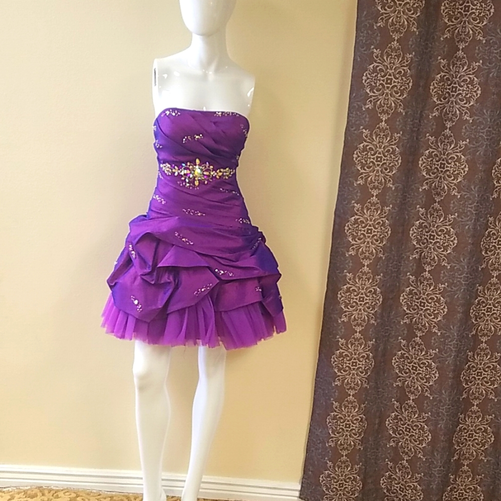 Hannah S size 6 homecoming dress